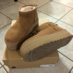 Ugg Classic Ultra Mini Platform in chestnut size 9